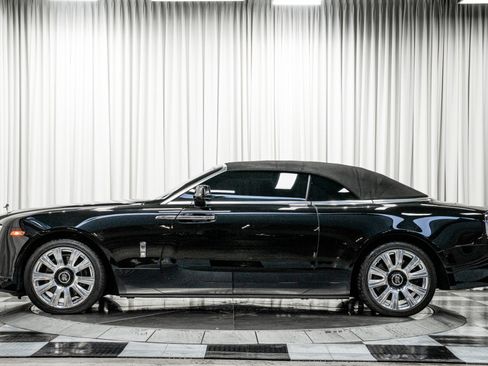 Used 2017 Rolls-Royce Dawn RWD image 54