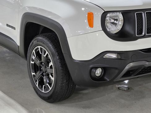 Used 2023 Jeep Renegade Latitude image 10