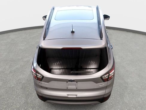 Used 2017 Ford Escape SE w/ SE Leather Comfort Package FWD image 3