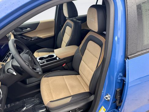 Used 2025 Chevrolet Equinox ACTIV w/ Convenience Package III image 11