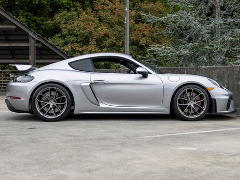 Used 2020 Porsche 718 Cayman GT4 RWD image 12