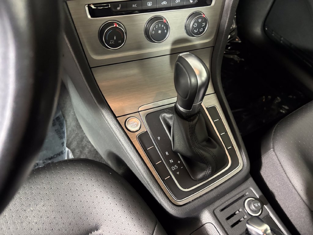 Used 2017 Volkswagen Golf Wolfsburg Edition FWD image 25