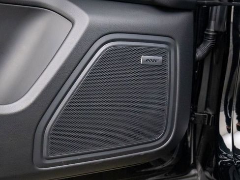 Certified 2025 Porsche Macan image 15