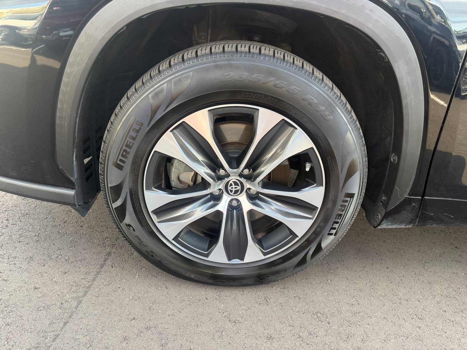 Used 2021 Toyota Highlander XLE FWD image 24