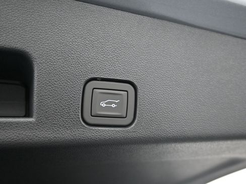 New 2026 Chevrolet Traverse Z71 w/ Enhanced Driving Package AWD/4WD image 31