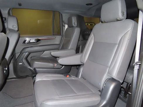 Used 2025 Chevrolet Suburban Z71 w/ Comfort Package AWD/4WD image 21