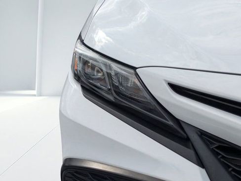 Used 2023 Toyota Camry SE image 8
