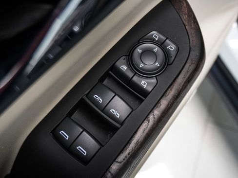 Used 2023 GMC Acadia Denali w/ Denali Technology Package FWD image 22