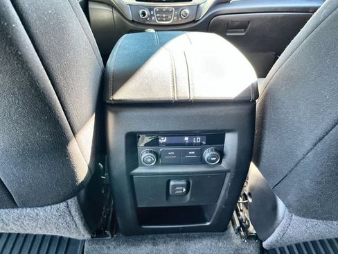 Used 2020 Chevrolet Traverse LT AWD/4WD image 22