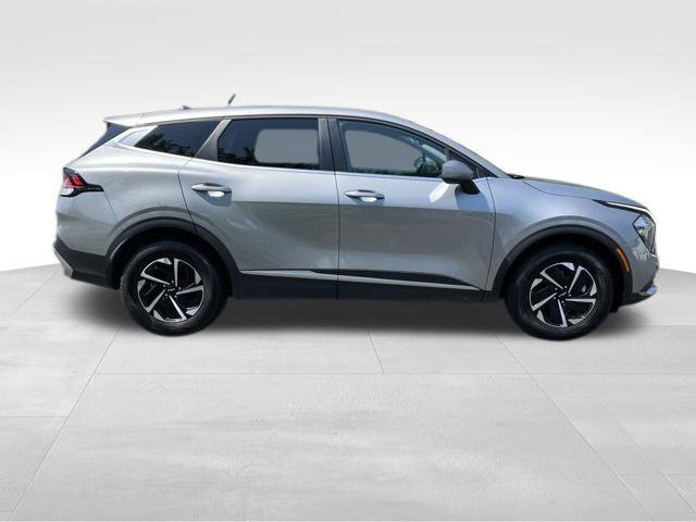 Used 2023 Kia Sportage LX AWD/4WD image 4
