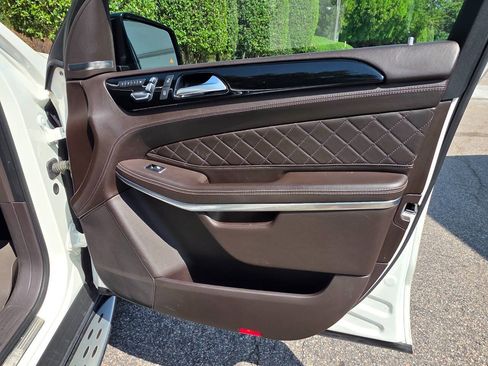 Used 2017 Mercedes-Benz GLS 550 4MATIC image 40