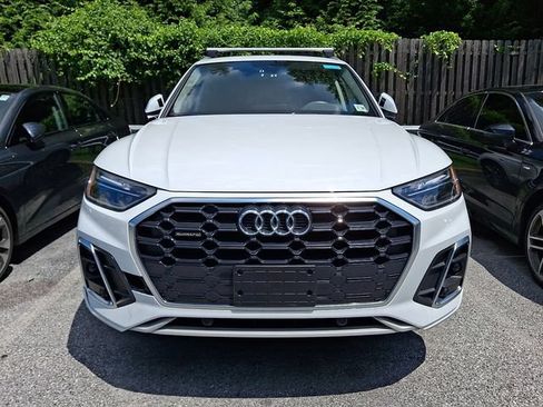 Used 2023 Audi Q5 2.0T Premium w/ Convenience Package AWD/4WD image 2