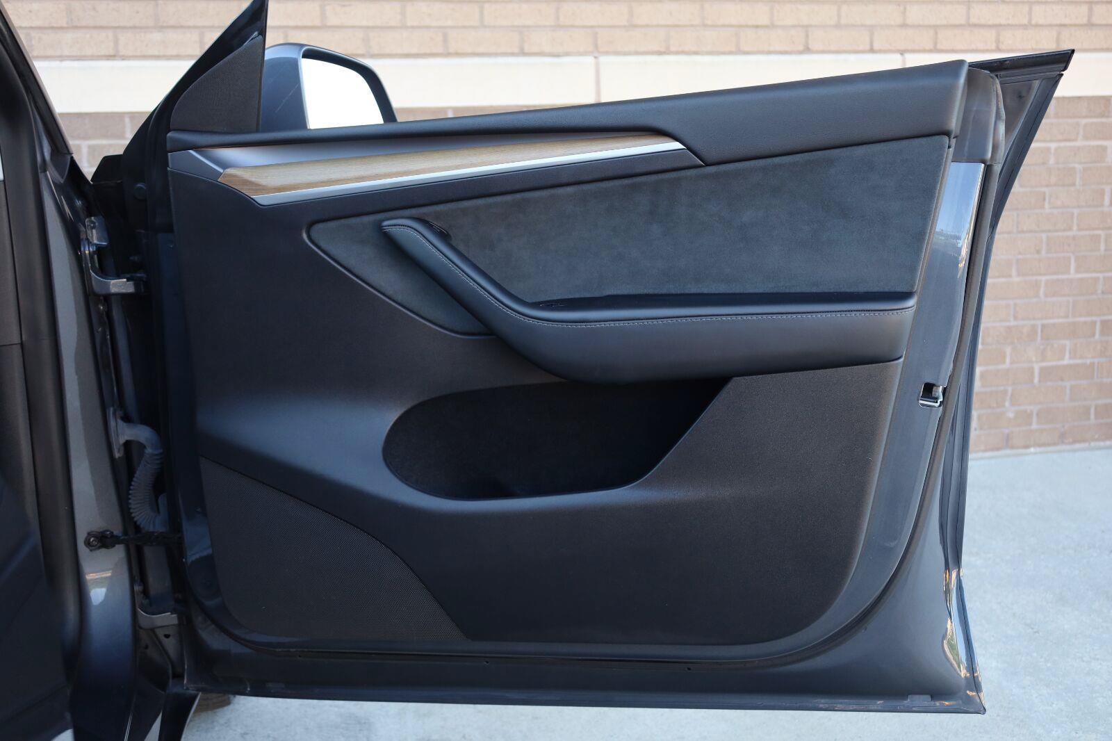 Used 2023 Tesla Model Y Long Range AWD/4WD image 26