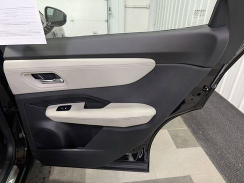 Used 2023 Nissan Ariya AWD image 25