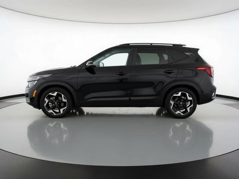 Used 2025 Kia Seltos S FWD image 5