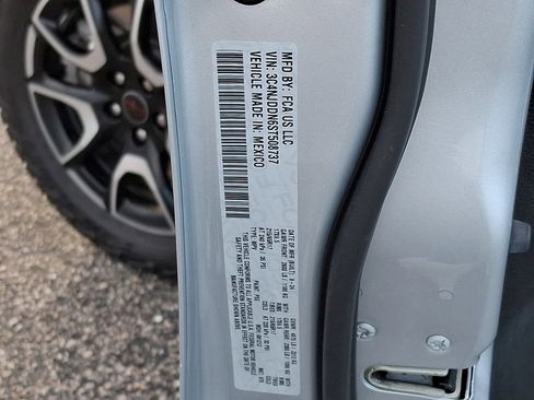 Used 2025 Jeep Compass Trailhawk w/ Trailhawk Elite Group image 26