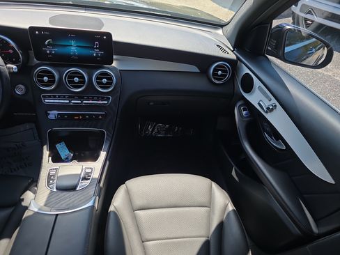 Used 2022 Mercedes-Benz GLC 300 image 16