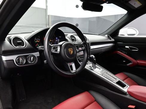Certified 2021 Porsche 718 Cayman RWD image 4