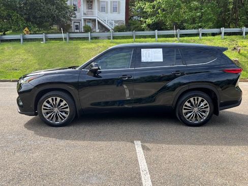 Used 2021 Toyota Highlander Platinum AWD/4WD image 24