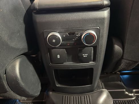 Used 2020 Ford Explorer Platinum w/ Premium Technology Package AWD/4WD image 29