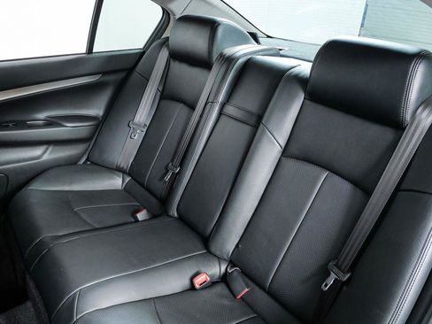 Used 2015 INFINITI Q40 w/ Moonroof Package RWD image 16