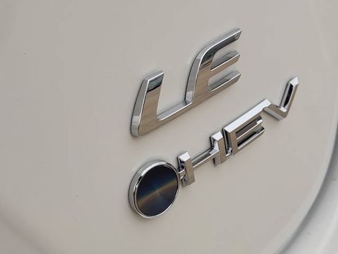 Used 2025 Toyota Corolla LE FWD image 7