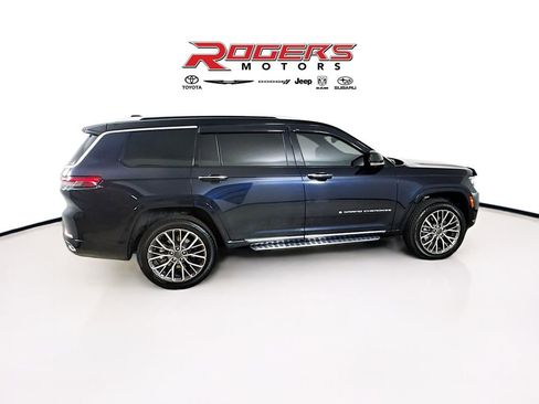 Used 2024 Jeep Grand Cherokee L Summit AWD/4WD image 9