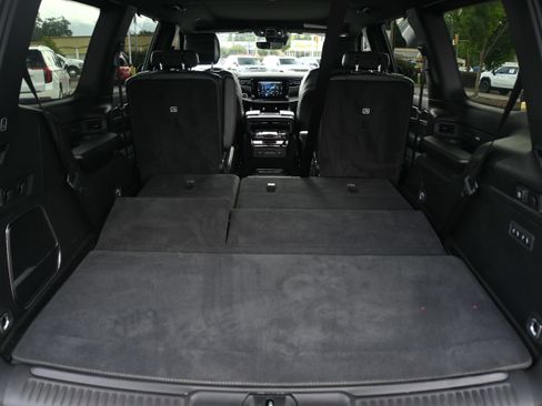 Used 2024 Jeep Wagoneer Series II w/ Convenience Group I image 18