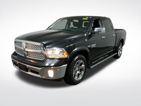 Used 2017 RAM 1500 Laramie w/ Convenience Group AWD/4WD image 7
