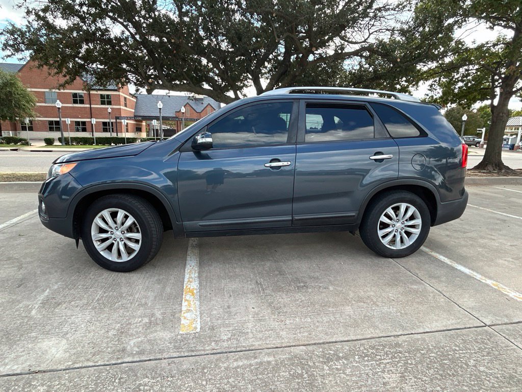Used 2011 Kia Sorento EX w/ Premium Pkg FWD image 3