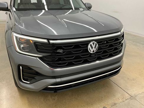 Used 2024 Volkswagen Atlas SEL Premium R-Line image 35