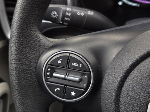 Certified 2025 Kia Soul LX w/ LX Technology Package image 29
