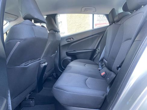 Used 2022 Toyota Prius LE image 17