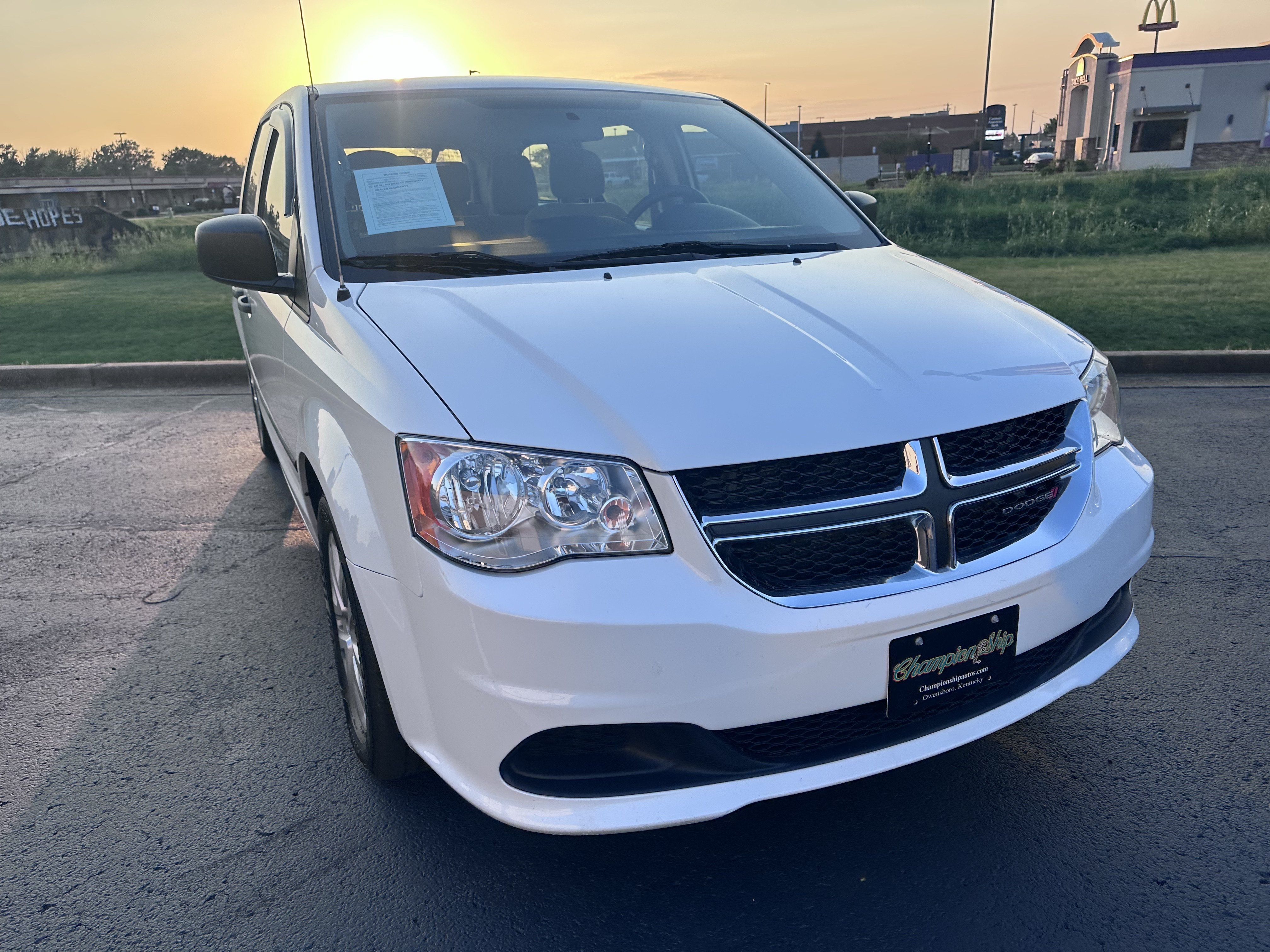 Used 2015 Dodge Grand Caravan American Value Package FWD image 3
