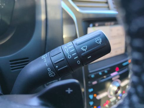 Used 2017 Ford Explorer Platinum image 29