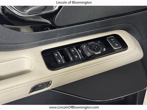 New 2026 Lincoln Aviator AWD image 18