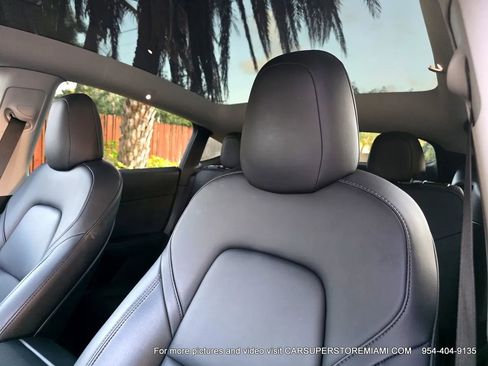 Used 2022 Tesla Model Y Long Range image 29
