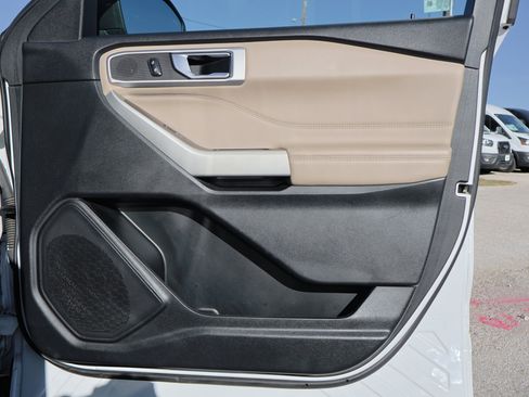 Certified 2022 Ford Explorer XLT w/ Equipment Group 202A image 40