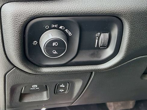 Used 2023 RAM 1500 Big Horn AWD/4WD image 10