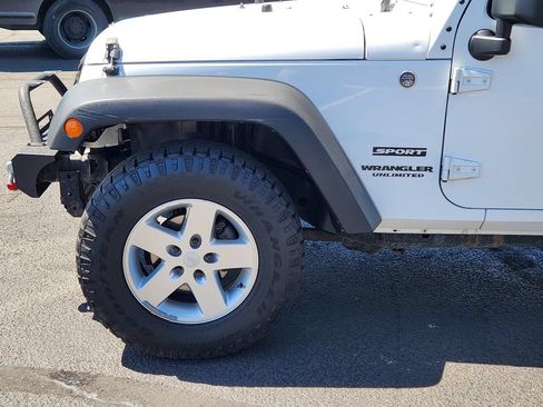 Used 2014 Jeep Wrangler Unlimited Sport w/ Quick Order Package 24S AWD/4WD image 13