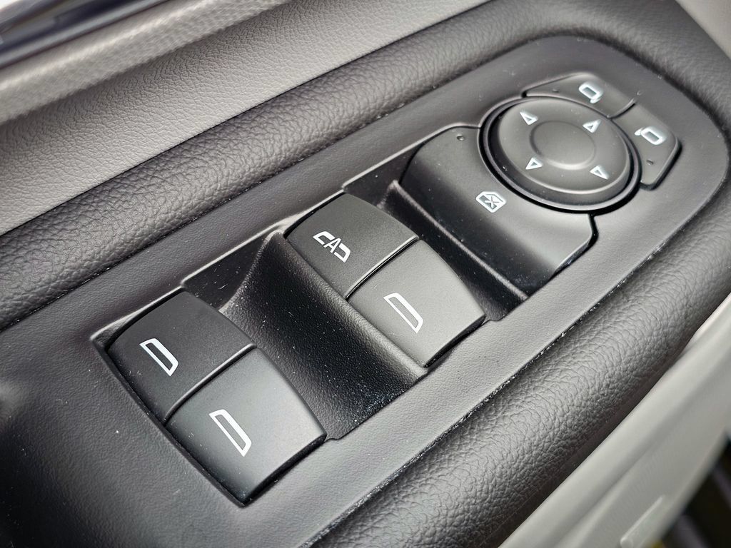 Used 2023 GMC Terrain SLT w/ Infotainment Package II AWD/4WD image 12