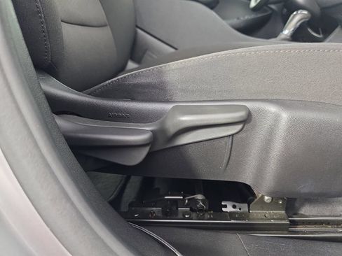 Used 2020 Chevrolet Malibu LT FWD image 35