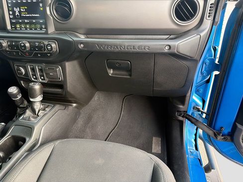 Used 2022 Jeep Wrangler Sport AWD/4WD image 17