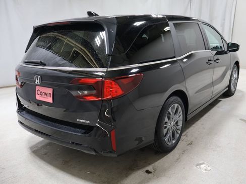 New 2026 Honda Odyssey Touring image 6