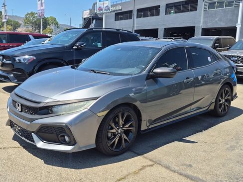 Used 2019 Honda Civic Sport Touring image 3