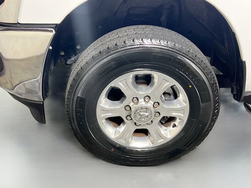 Used 2024 RAM 2500 Big Horn AWD/4WD image 13