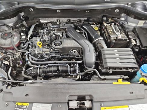 Certified 2022 Volkswagen Taos SEL image 24