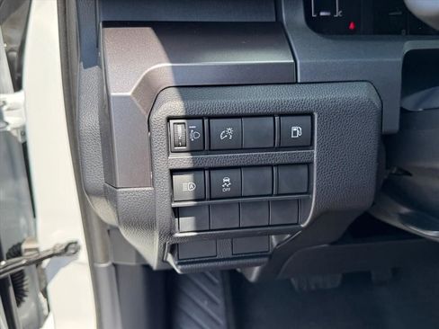 New 2026 Toyota 4Runner SR5 AWD/4WD image 17