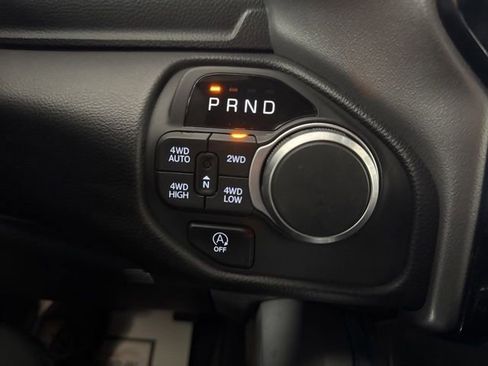 Used 2025 RAM 1500 Big Horn AWD/4WD image 16
