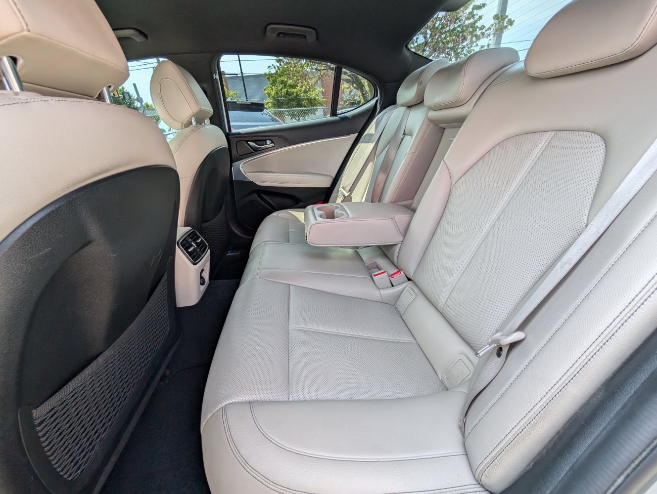 Used 2022 Genesis G70 2.0T RWD image 17